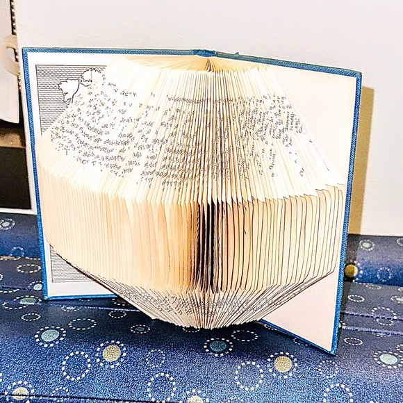 Upcyceld Vintage Book Decor Folded Book Art / 3D Book Sculpture / Book Origami - Picture 8 of 9